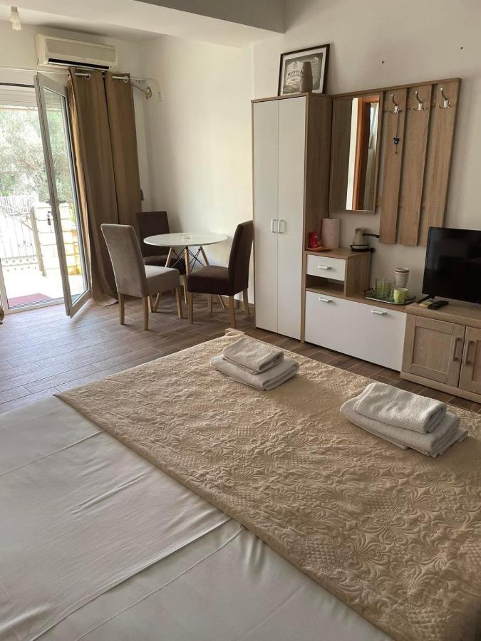 Apartmani Marina Kopitovic Petrovac Ngoại thất bức ảnh