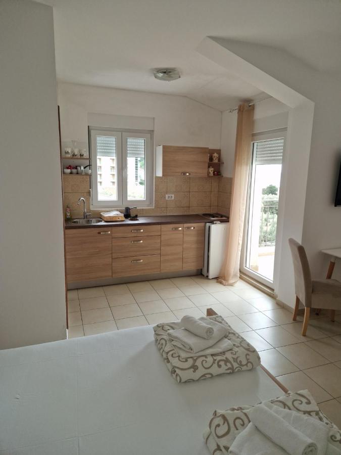 Apartmani Marina Kopitovic Petrovac Ngoại thất bức ảnh