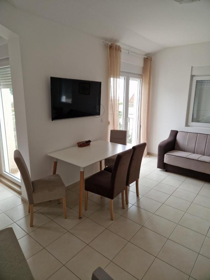 Apartmani Marina Kopitovic Petrovac Ngoại thất bức ảnh