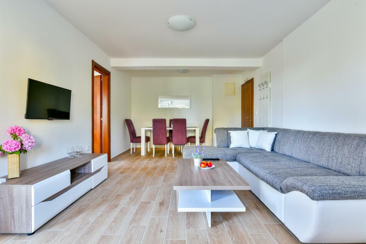Apartmani Marina Kopitovic Petrovac Ngoại thất bức ảnh