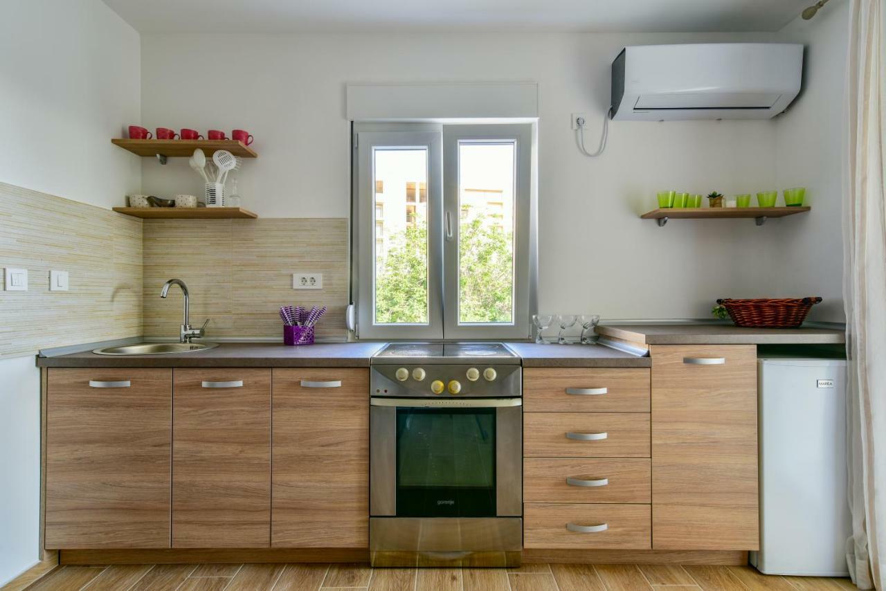 Apartmani Marina Kopitovic Petrovac Ngoại thất bức ảnh
