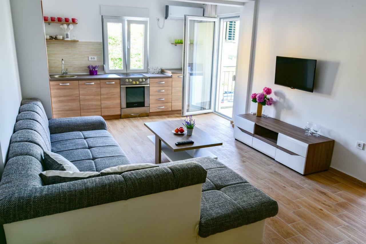 Apartmani Marina Kopitovic Petrovac Ngoại thất bức ảnh