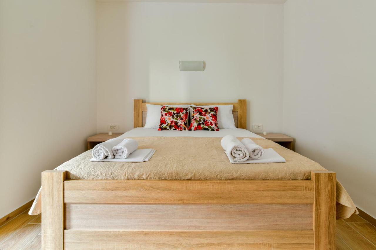 Apartmani Marina Kopitovic Petrovac Ngoại thất bức ảnh