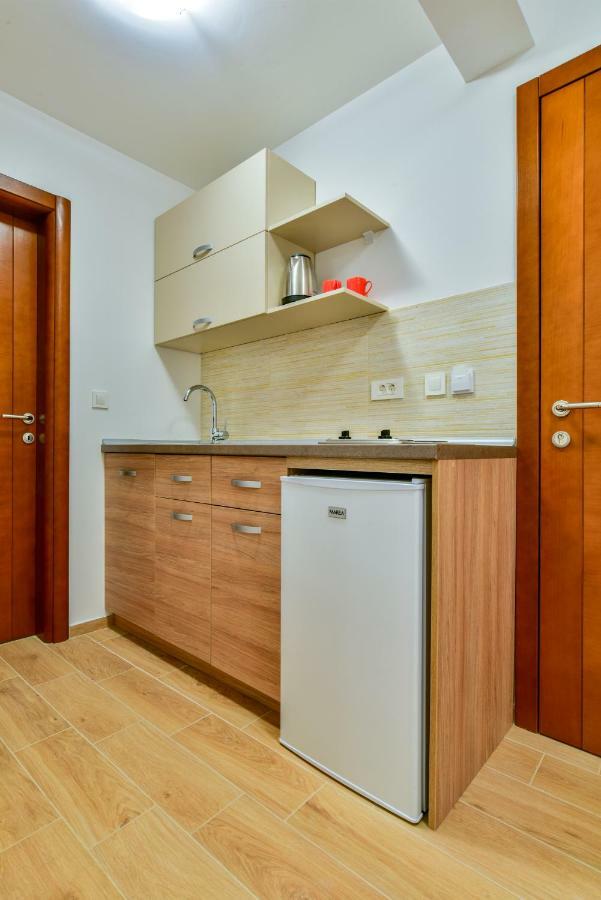 Apartmani Marina Kopitovic Petrovac Ngoại thất bức ảnh