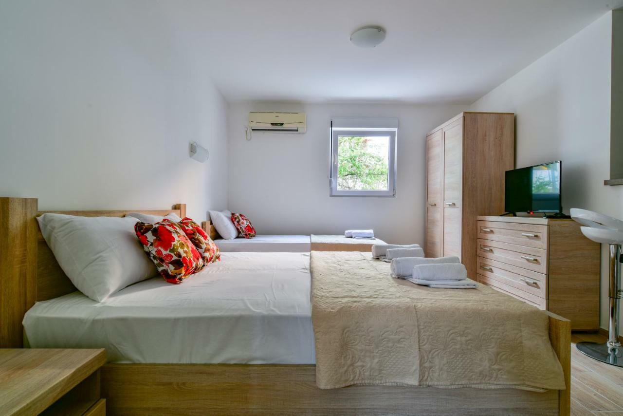 Apartmani Marina Kopitovic Petrovac Ngoại thất bức ảnh